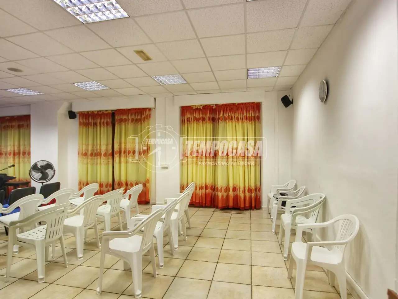 Negozio in Via Aldo Fiorini, Ancona, {3} - Foto 1