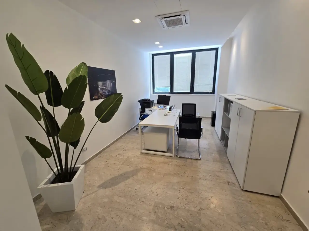 Ufficio in Via Lincoln 21, Palermo, {3} - Foto 1