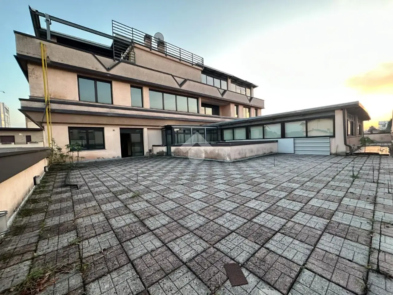 Capannone in Viale Martiri delle Libertà 4, Lissone, {3} - Foto 2