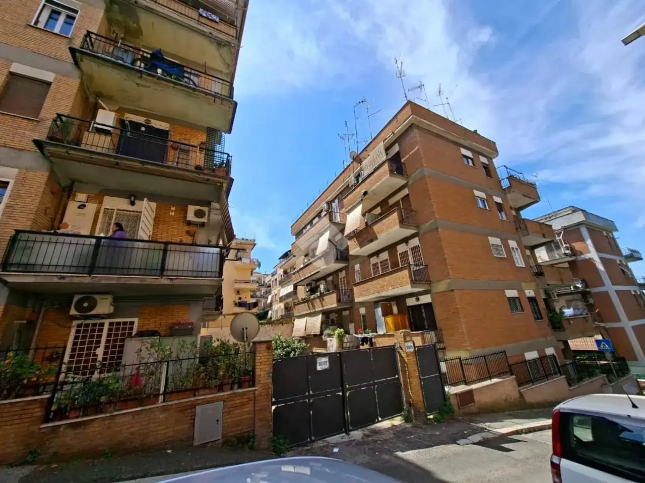 Magazzino in Via Lamporecchio 15, Roma, {3} - Foto 2