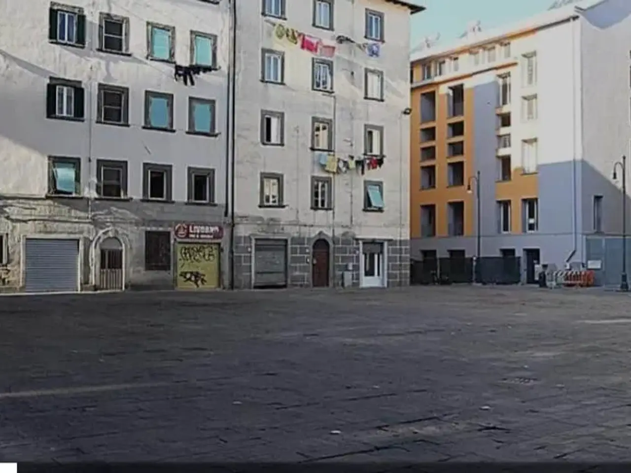 Esercizio commerciale in  Livorno, Livorno, {3} - Foto 2
