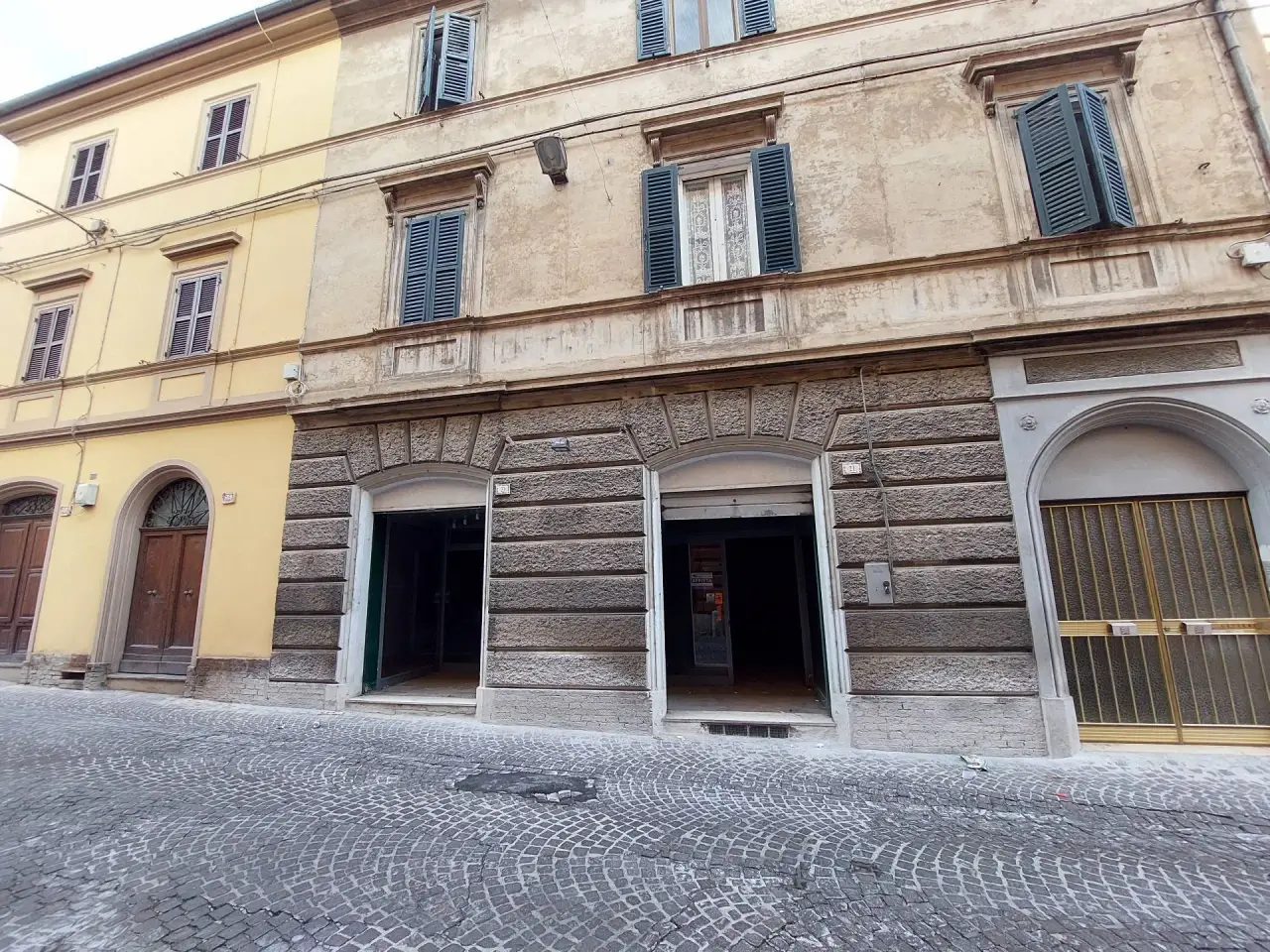 Negozio in Via Berti, Fabriano, {3} - Foto 1