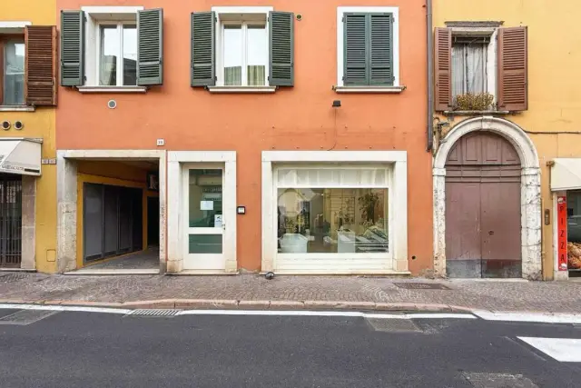 Negozio in Via Garibaldi 38, Salò - Foto 1