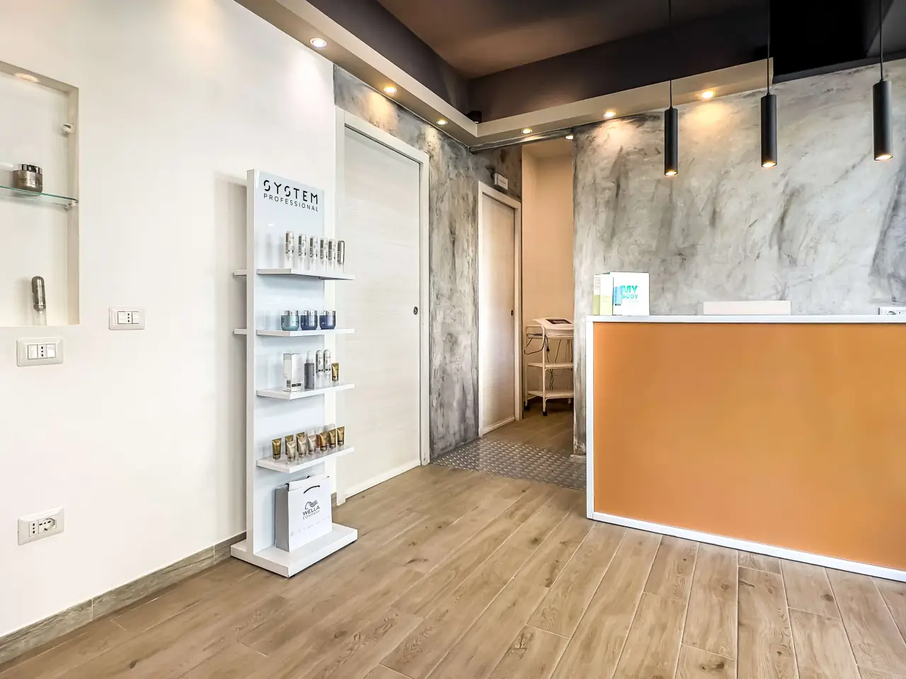Centro estetico - Solarium - Benessere in Via Antonio Scano , Cagliari, {3} - Foto 2