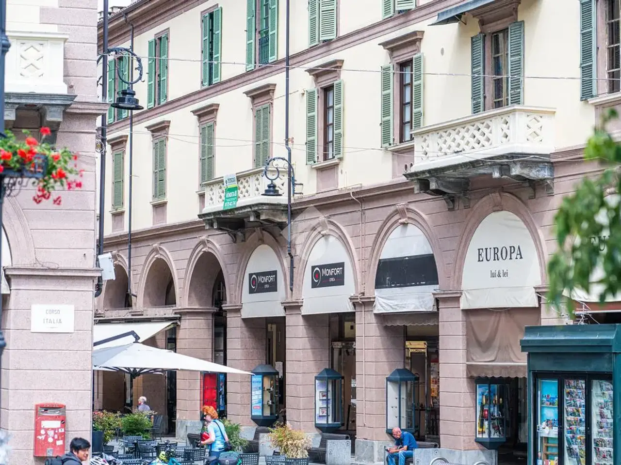 Ufficio in Via Silvio Pellico 19, Saluzzo, {3} - Foto 1