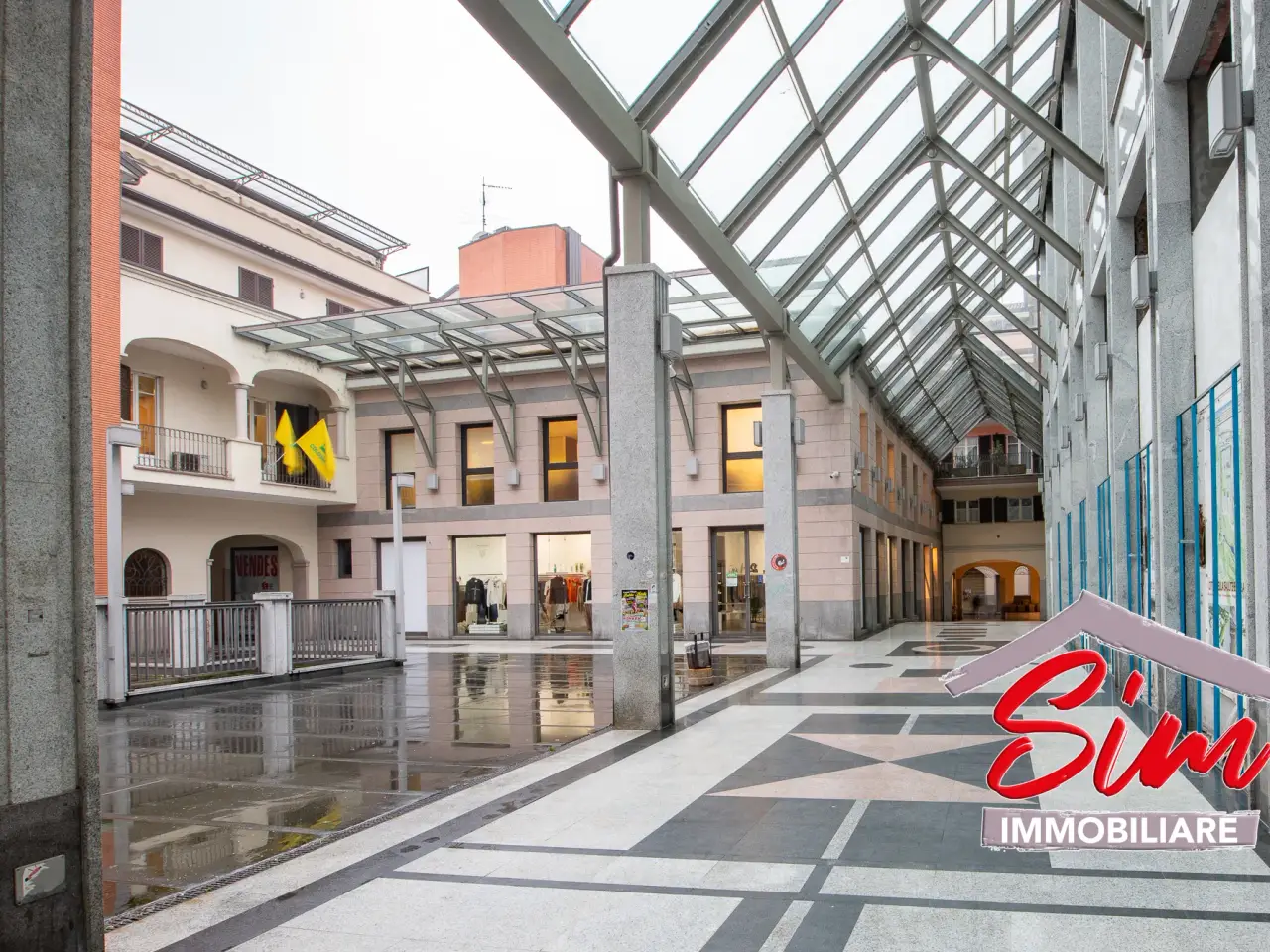 Negozio in Galleria dei Portici Snc, Novara, {3} - Foto 1