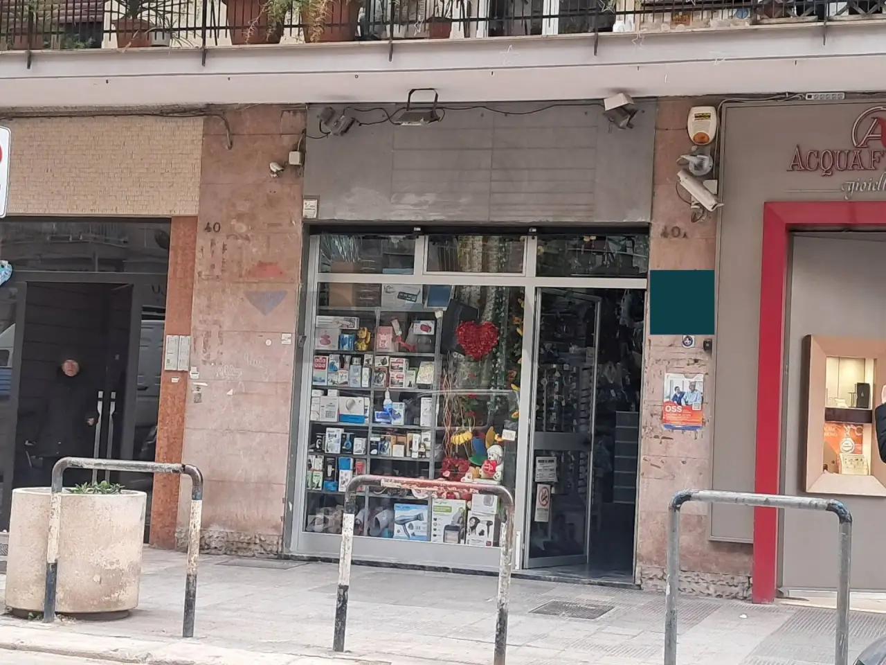 Negozio in Viale Japigia 40, Bari, {3} - Foto 1