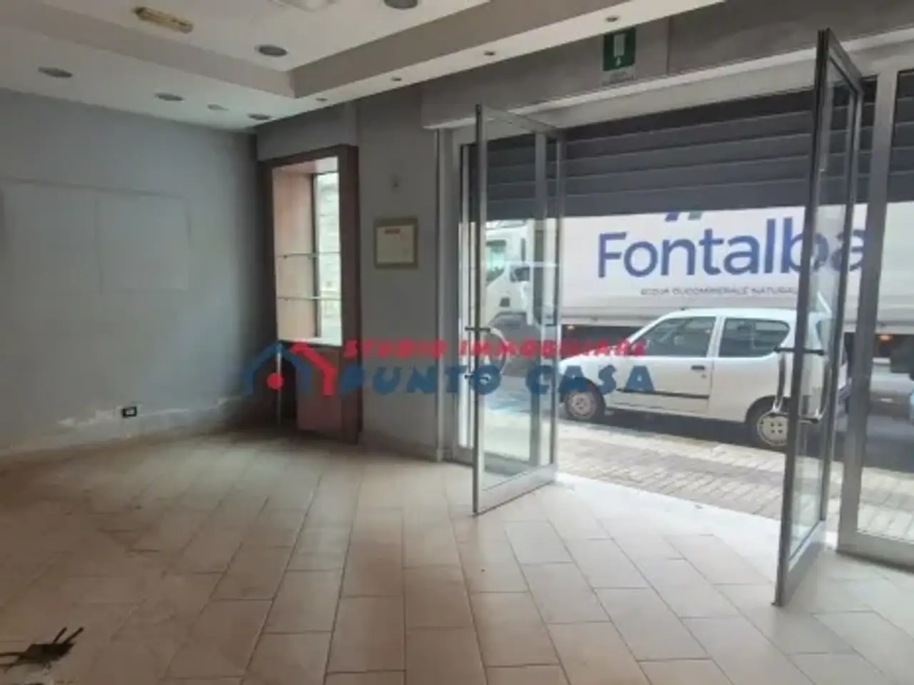 Negozio in Via dei Mille, Trapani, {3} - Foto 1