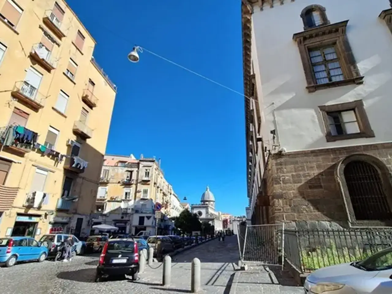 Negozio in Via Concezio Muzii, Napoli, {3} - Foto 1