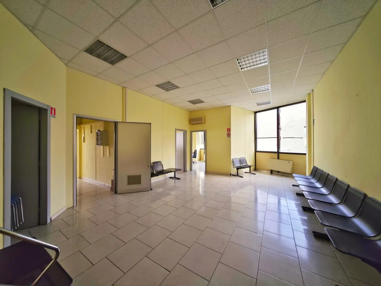 Ufficio in Via Brigata Partigiana Ugo Muccini 92, Sarzana, {3} - Foto 1