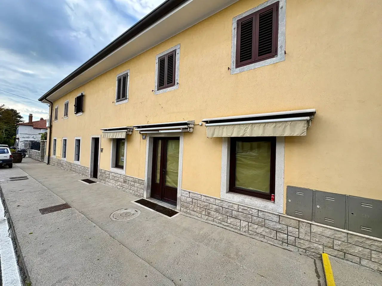 Negozio in Via Igo Gruden 48, Trieste, {3} - Foto 2