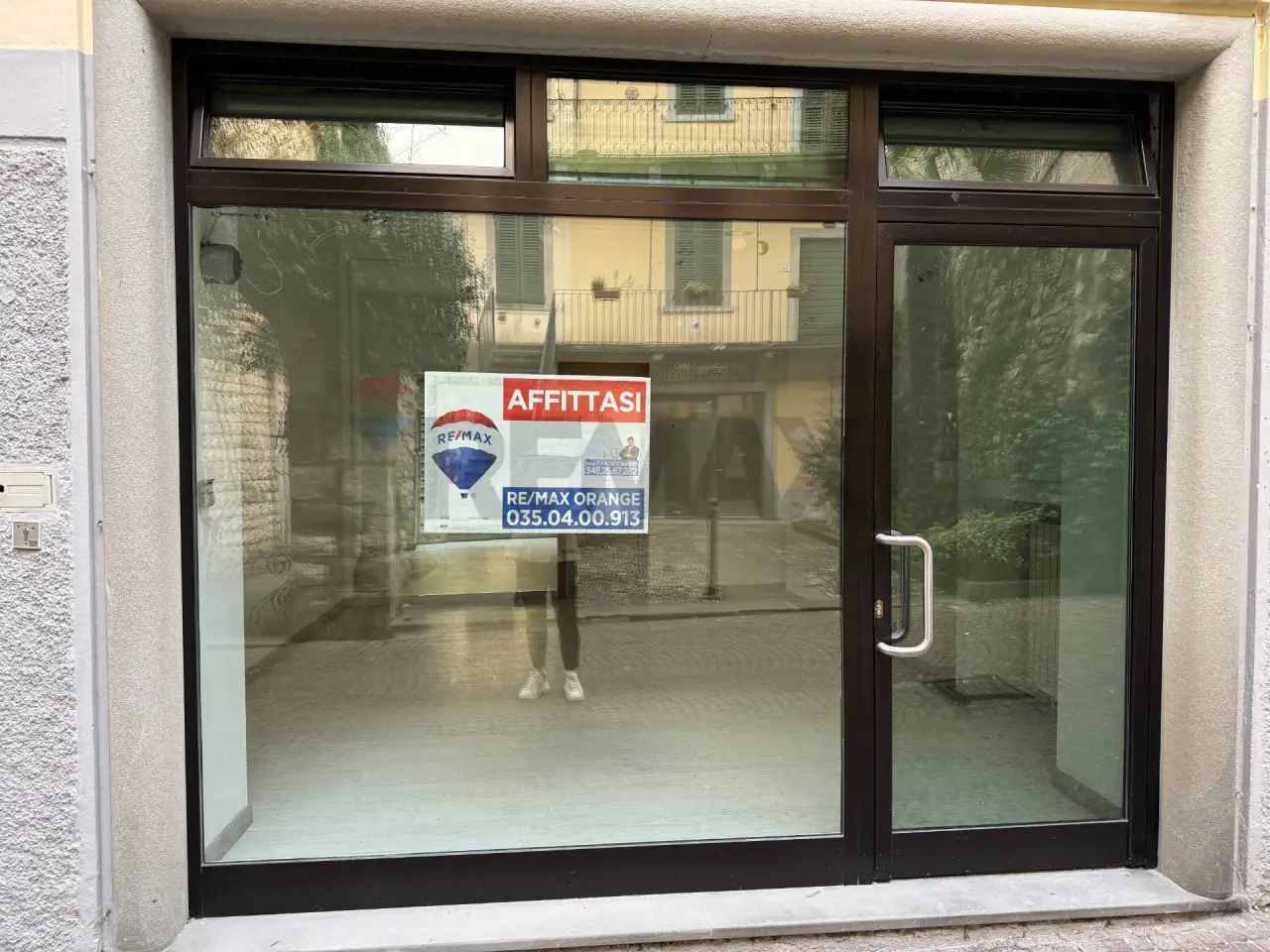 Negozio in Via Piccinelli 13, Sarnico, {3} - Foto 1