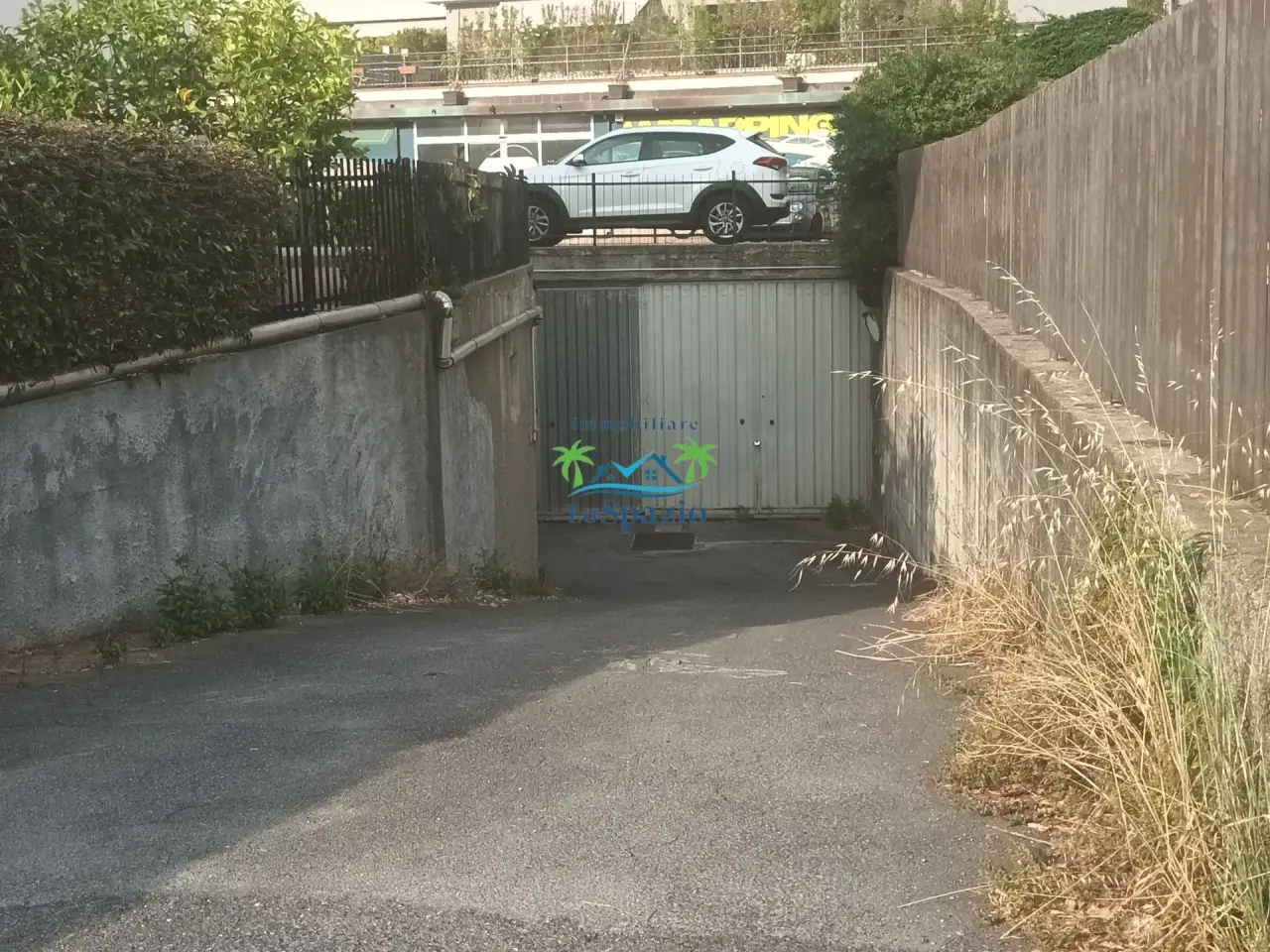 Parcheggio chiuso in Via San Lazzaro, Andora, {3} - Foto 2