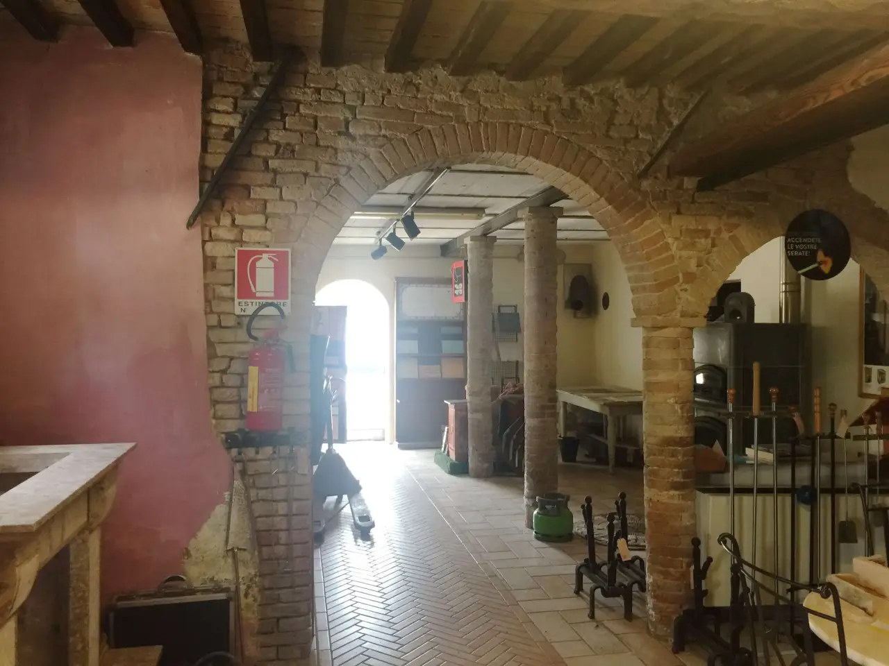 Negozio in Via dei Nespoli, Ravenna, {3} - Foto 1