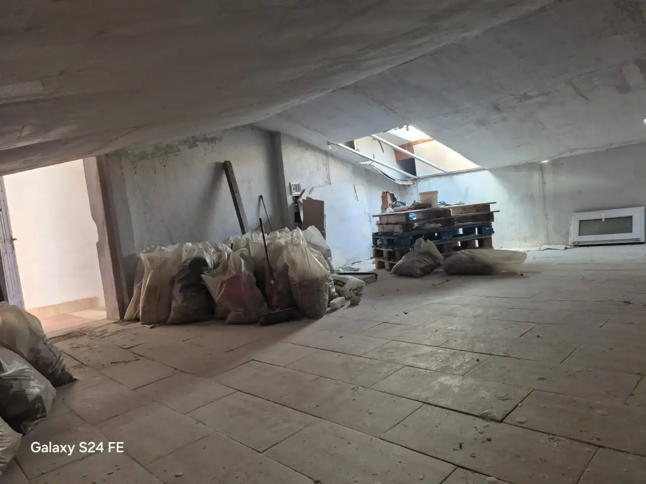 Magazzino in Viale Colombo, Quartu Sant'Elena, {3} - Foto 2