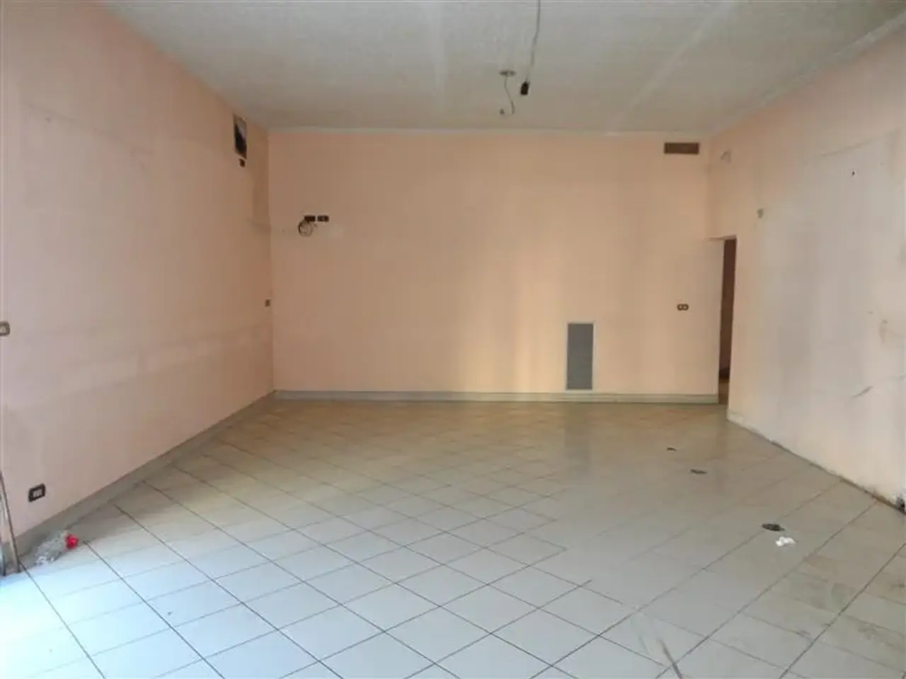 Negozio in Via II Giugno, 33/a, Certaldo, Firenze, Certaldo, {3} - Foto 2