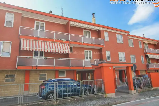 3-room flat in Via Circonvallazione 20, Momo - Photo 1