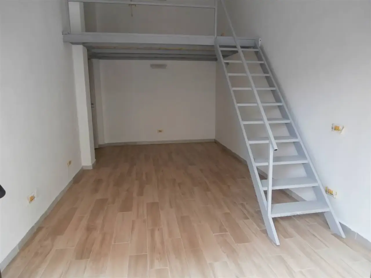 Negozio in , Livorno, {3} - Foto 1