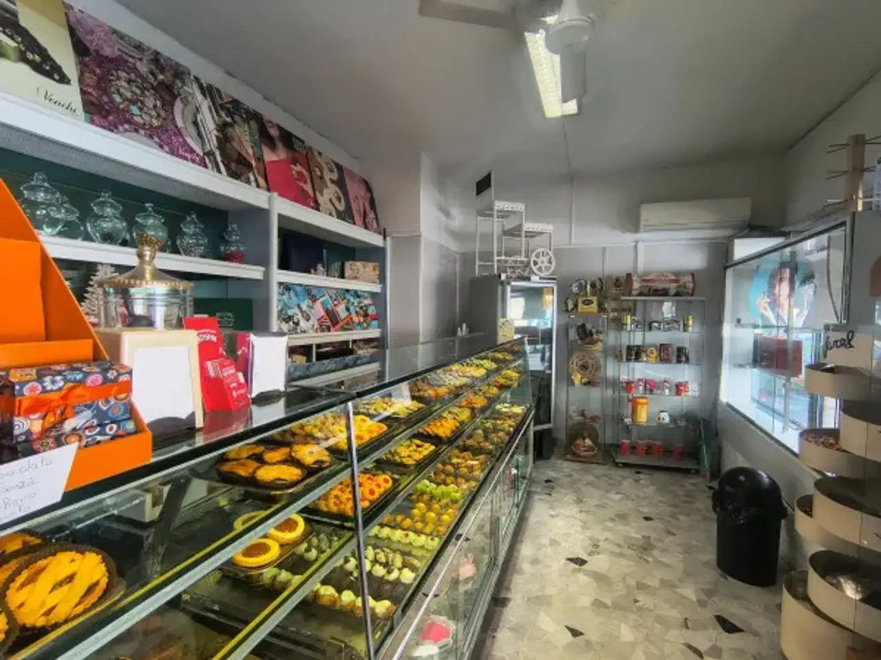 Pasticceria in Via Lattanzio 3, Roma, {3} - Foto 1