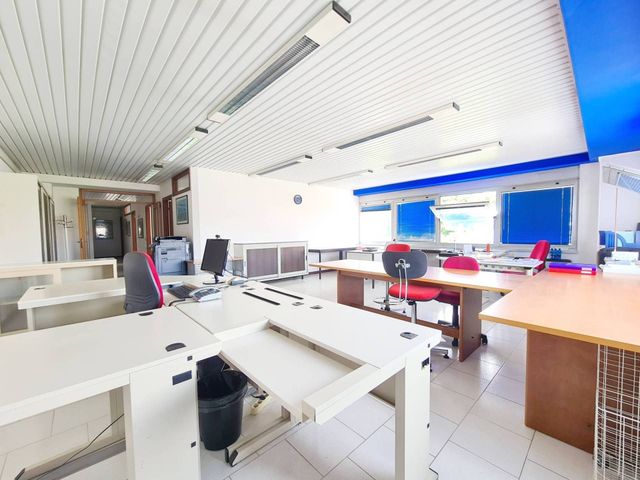 Shared office in {3}, Via Tricesimo - Photo 1