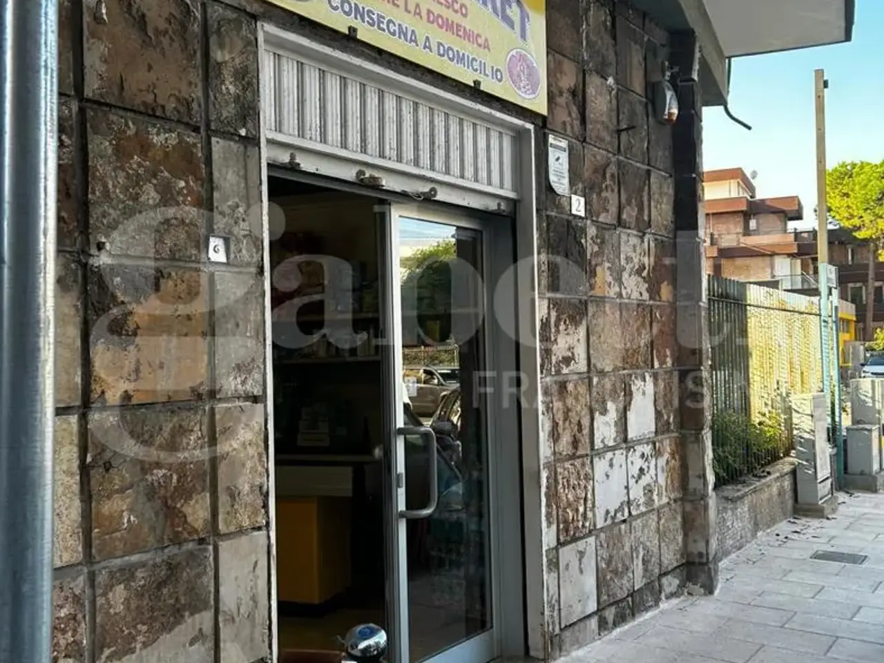 Negozio in Via Sorcinelli 2, Taranto, {3} - Foto 1