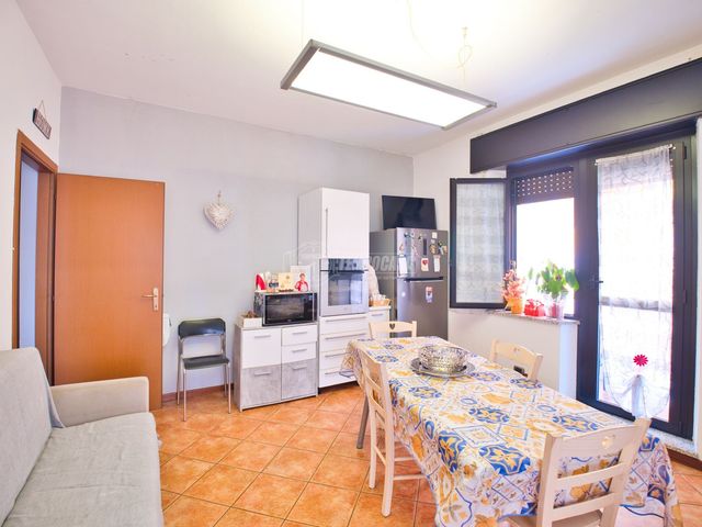 4-room flat, Galliate - Photo 1