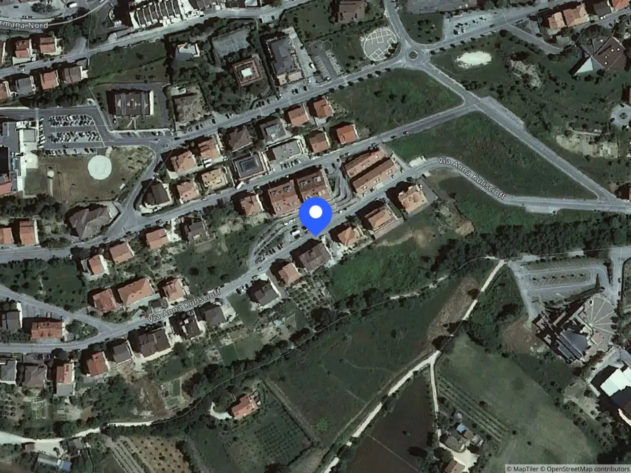 Capannone in Via Anna Kuliscioff, 63812 Montegranaro Fm, Italia 63812, Montegranaro, {3} - Foto 1