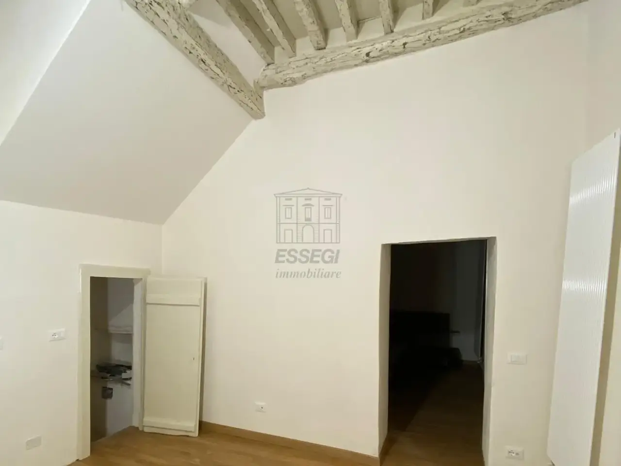 Palazzina commerciale in Via dei Diversi, Lucca, {3} - Foto 1