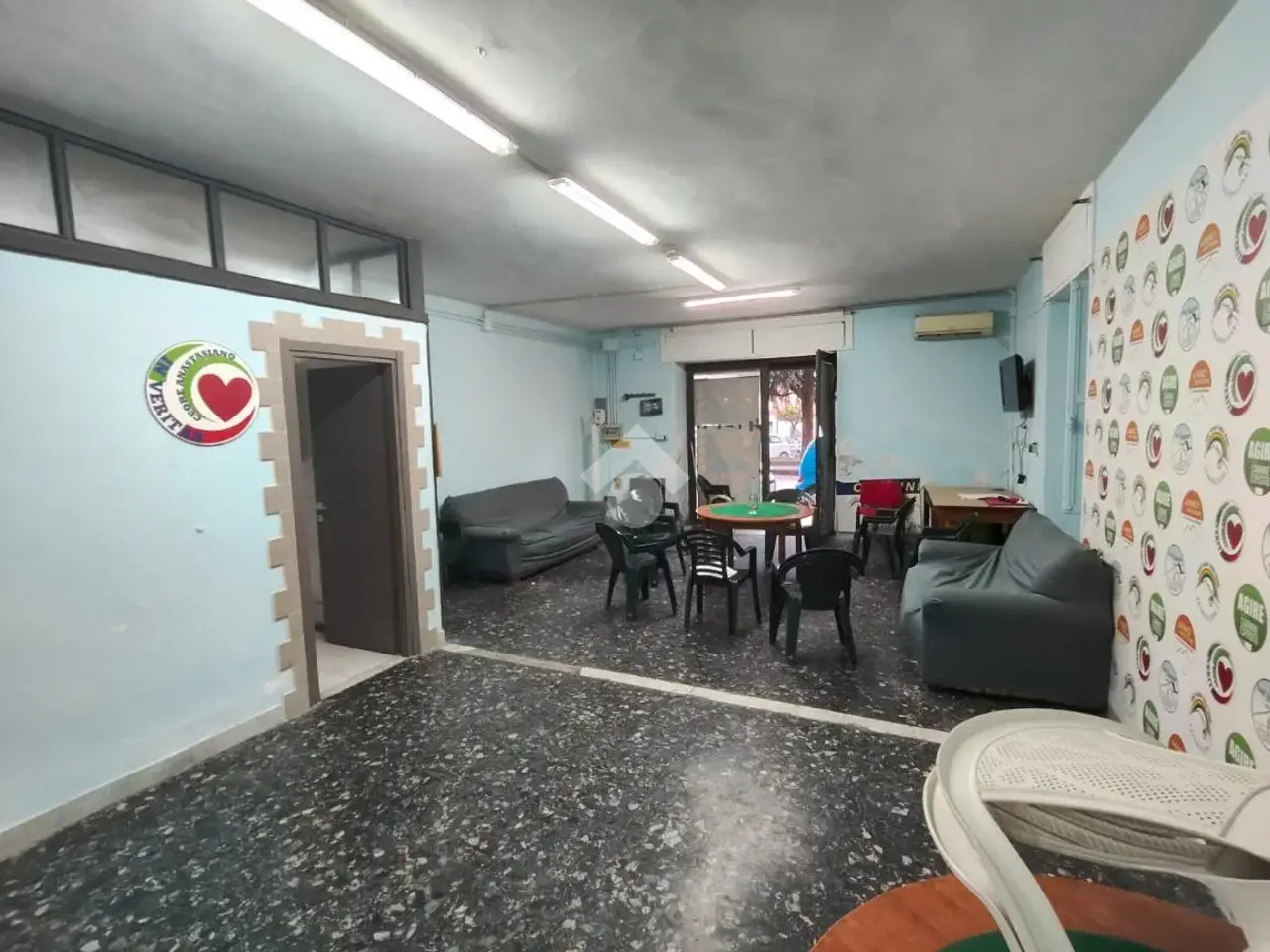 Negozio in Via Giuseppe Verdi 15, Sant'Anastasia, {3} - Foto 2