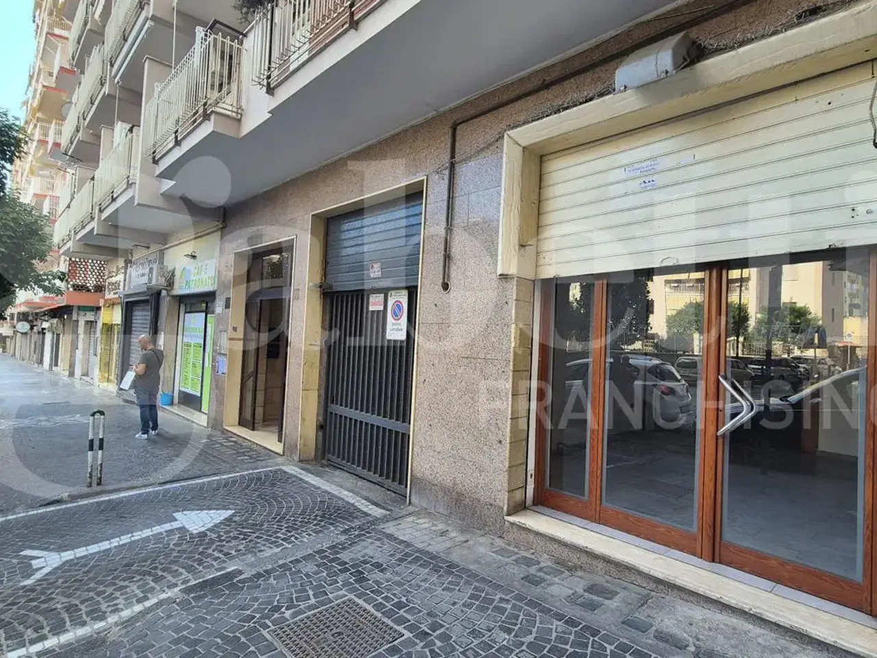 Negozio in Via dei Mille 8, Torre Annunziata, {3} - Foto 1
