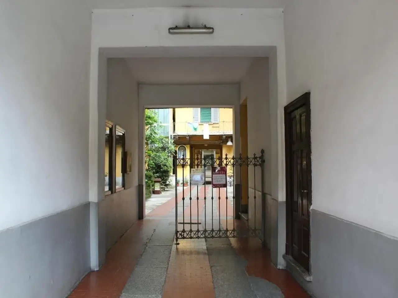 Magazzino in Via Trivulzio 14, Milano, {3} - Foto 2