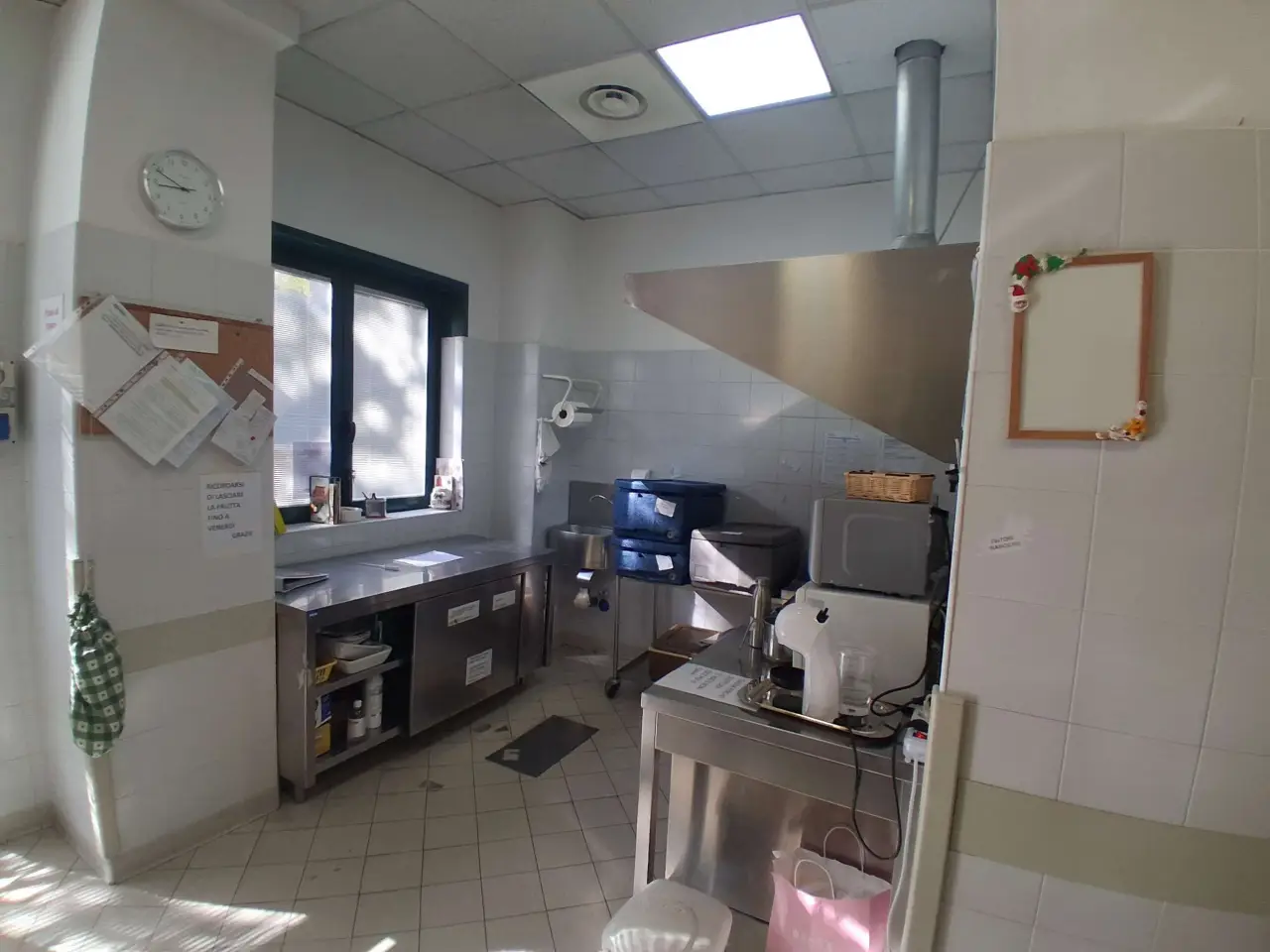 Palazzina commerciale in Internati Militari Italiani , Modena, {3} - Foto 1