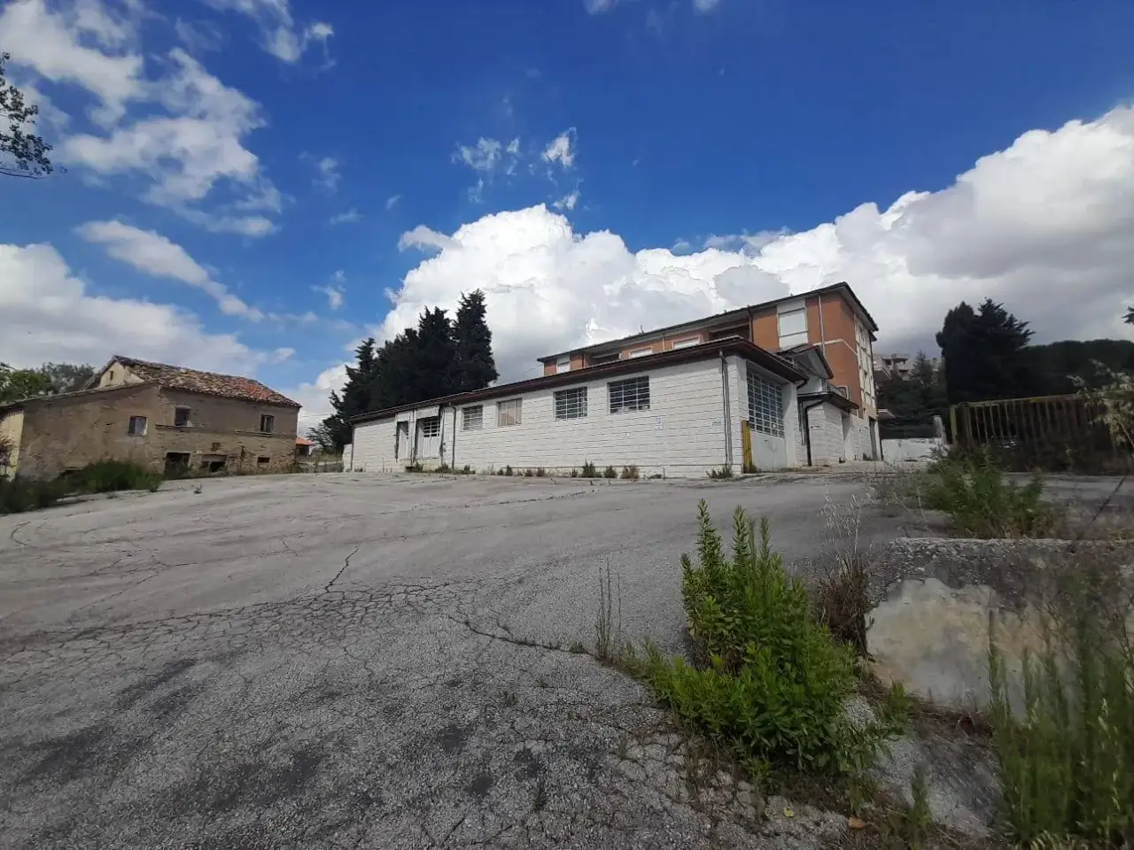 Capannone in Contrada Montalbano 39, Macerata, {3} - Foto 1