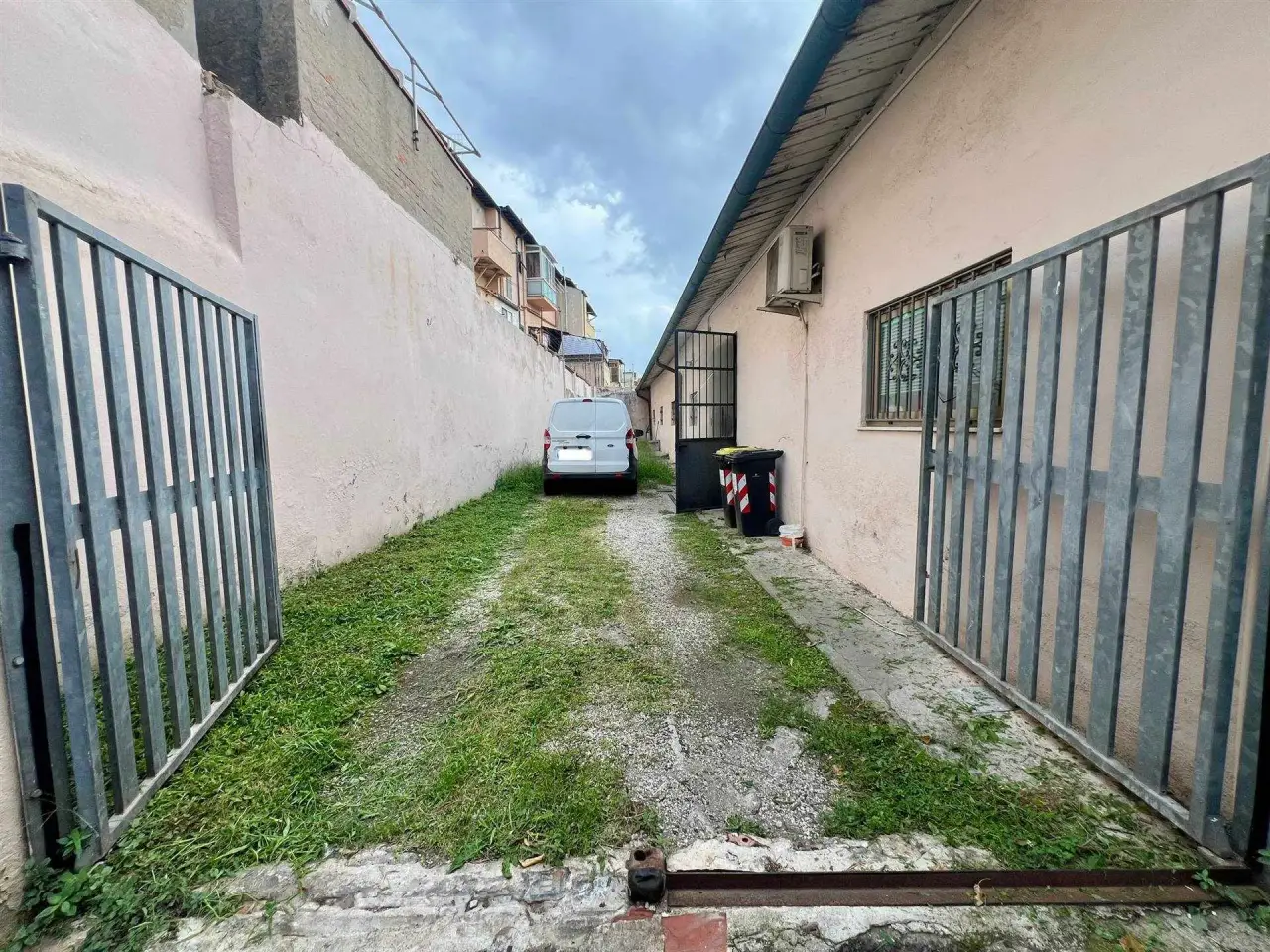 Capannone in , Livorno, {3} - Foto 1