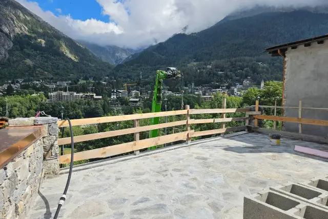 Quadrilocale in Via della Vittoria 5, Courmayeur - Foto 1