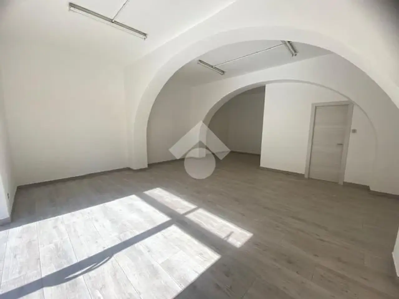 Negozio in Via Dante Alighieri, Montefiascone, {3} - Foto 1