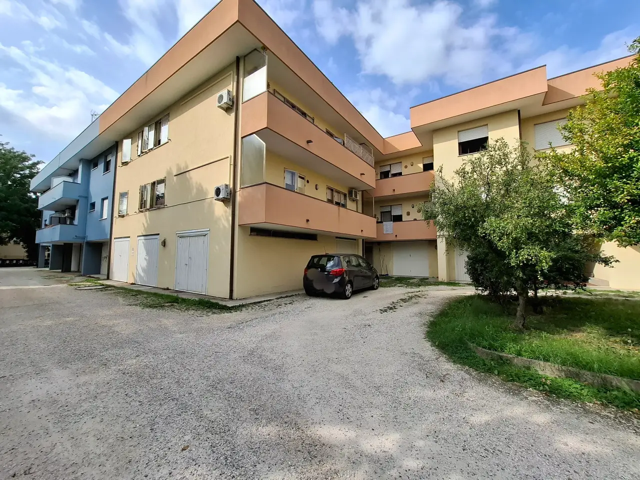 Parcheggio chiuso in Via Lionello d'Este 8, Rovigo, {3} - Foto 1