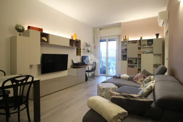 insertion image