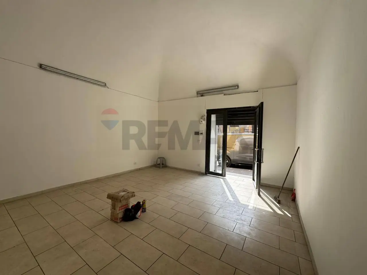 Negozio in Via Giuseppe Garibaldi 338, Catania, {3} - Foto 2