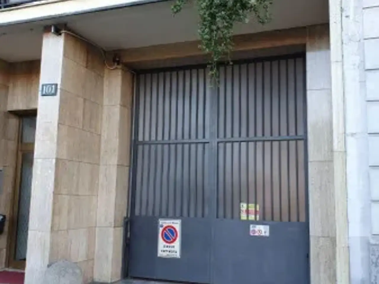 Magazzino in Via delle Forze Armate 101, Milano, {3} - Foto 2