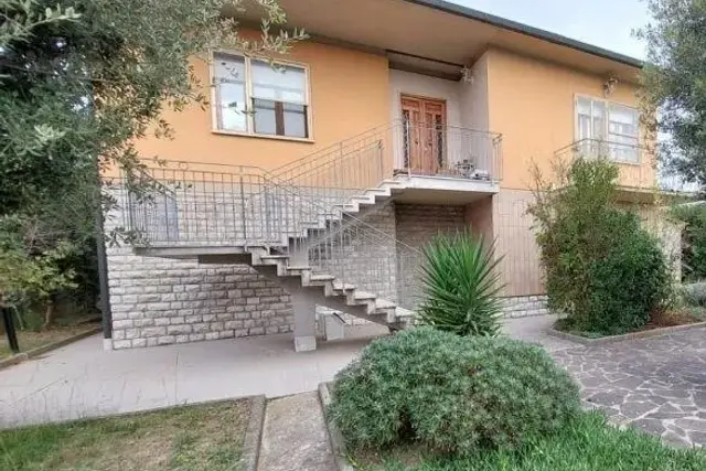 Villa, Pontedera - Foto 1