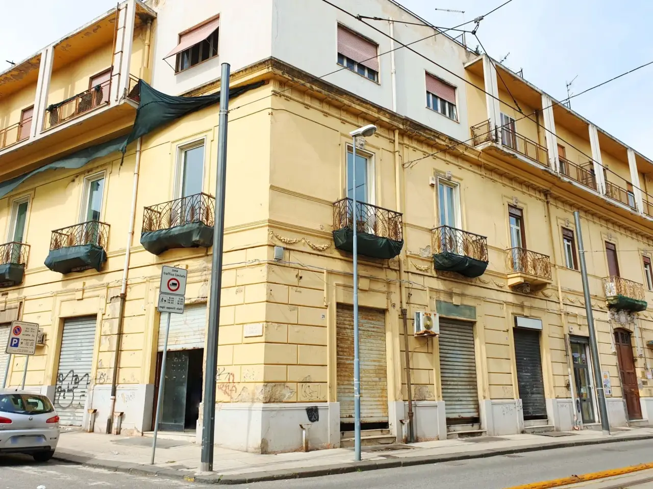 Negozio in Via I Settembre 29/33, Messina, {3} - Foto 1