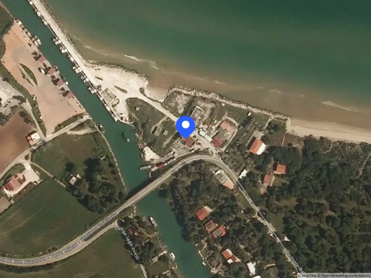 Fabbricato misto in Località Pagliai dei Combattenti Capojale, Cagnano Varano, {3} - Foto 1