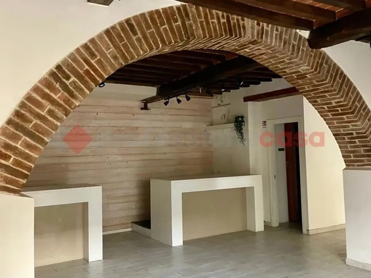 Negozio in Via Farini 2, Castelnuovo Di Garfagnana, {3} - Foto 1