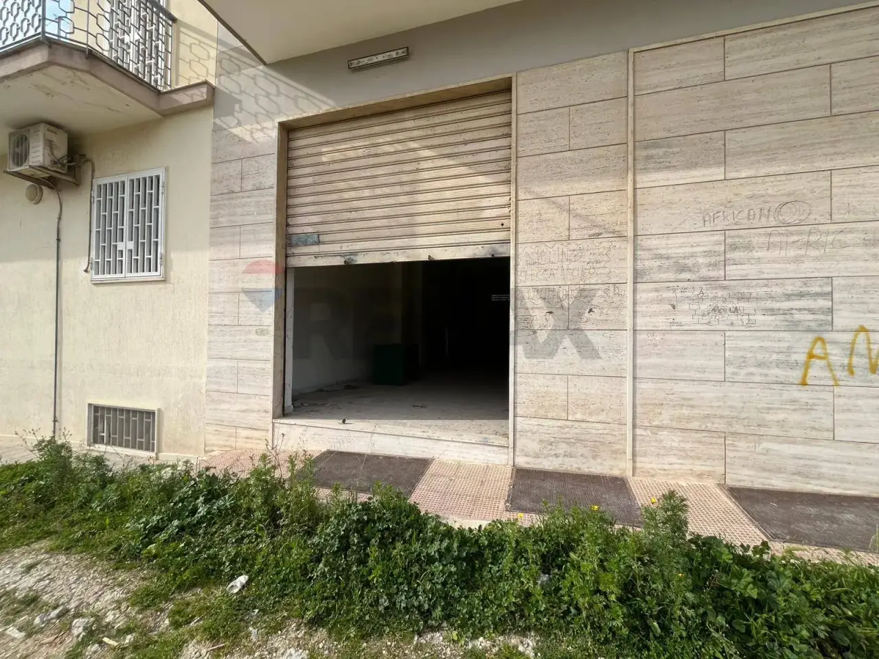 Magazzino in Via Pasubio 15, Triggiano, {3} - Foto 2