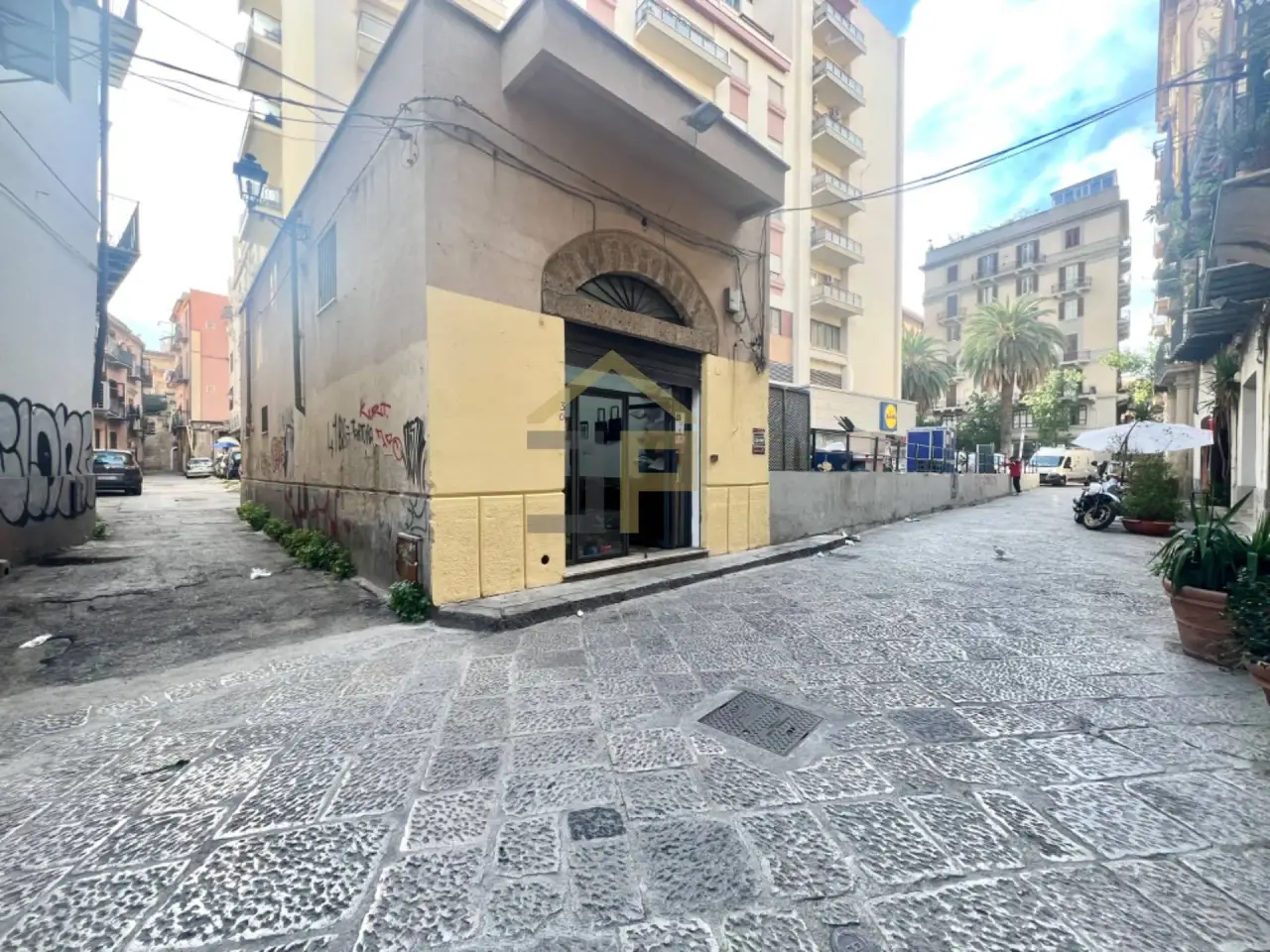 Magazzino in Vicolo Mezzojuso 12, Palermo, {3} - Foto 1