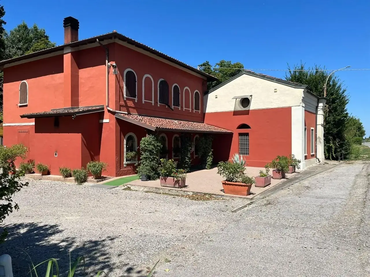 Palazzina commerciale in Via Biraga 1, Terranova Dei Passerini, {3} - Foto 1