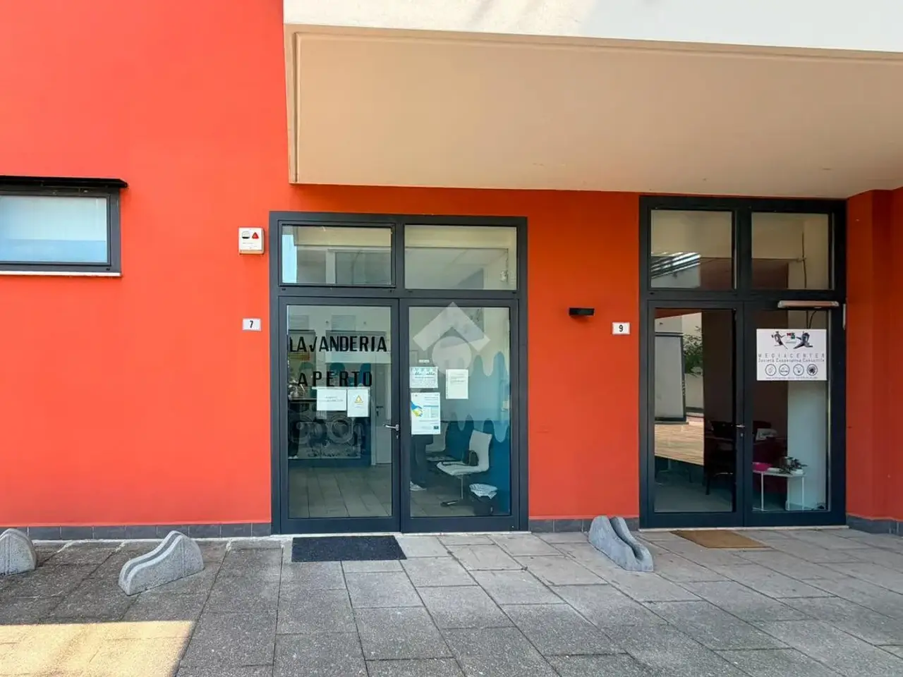 Negozio in Via Martiri delle Foibe 7, Brescia, {3} - Foto 1