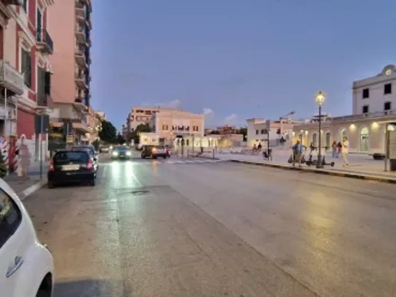 Negozio in Piazza 20 Settemb, Trani, {3} - Foto 2