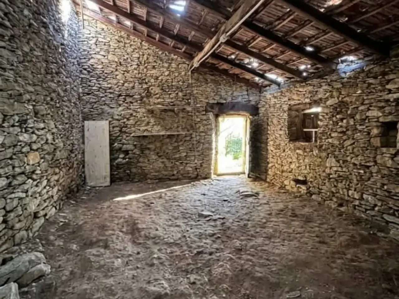 Magazzino in Via Costa di Cantalupo 5, Genova, {3} - Foto 1